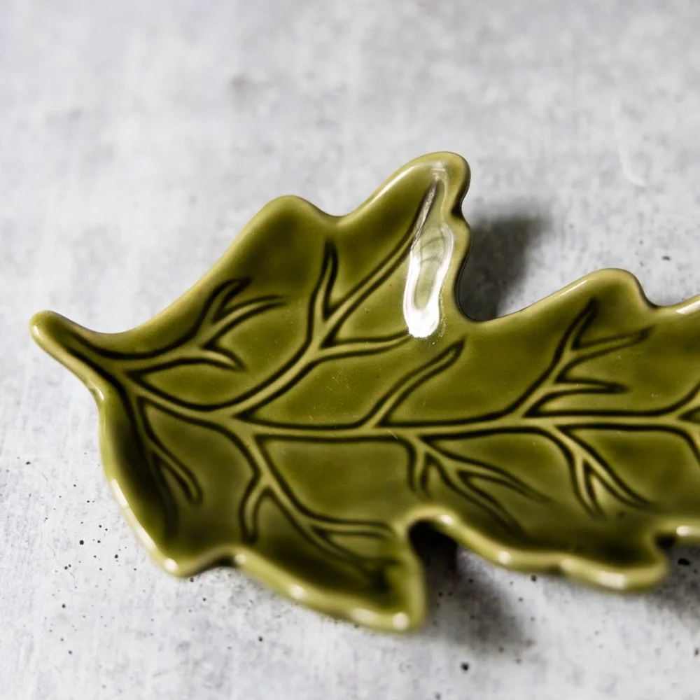 Sur la Table green ceramic pottery oak leaf trinket appetizer soap dish 6